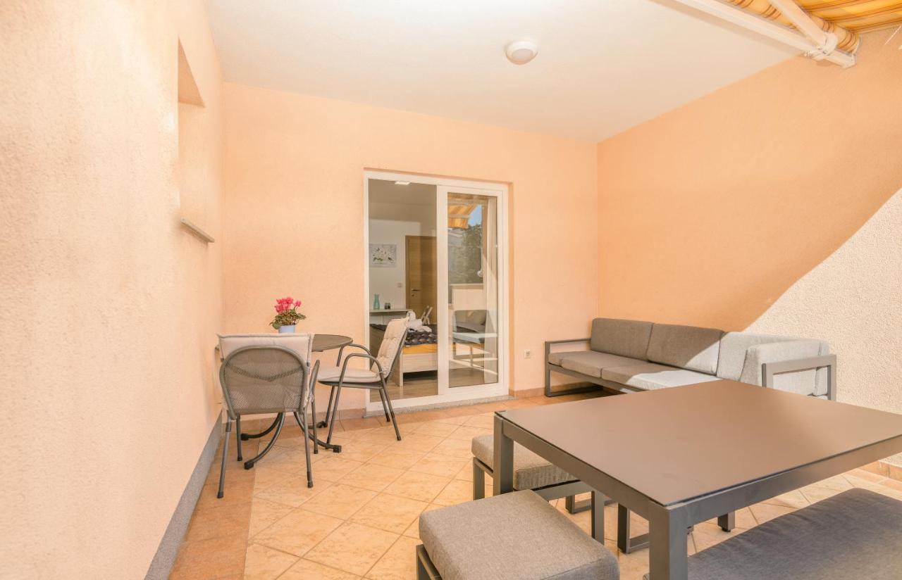 Apartment Stella Di Mare 2 คิร์ก ภายนอก รูปภาพ